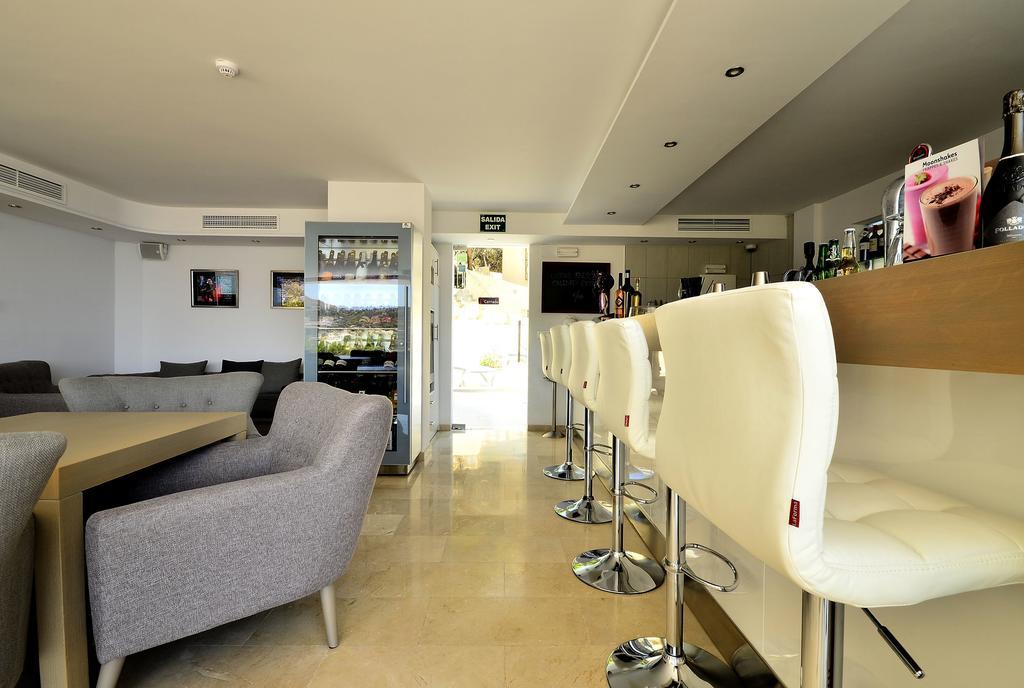 Atico Suite Ola Blanca 칼라 데 피네스트라트 객실 사진
